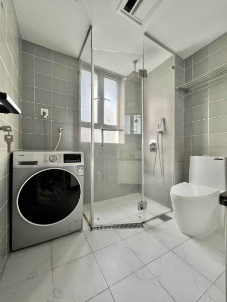 Housing image — Bathroom