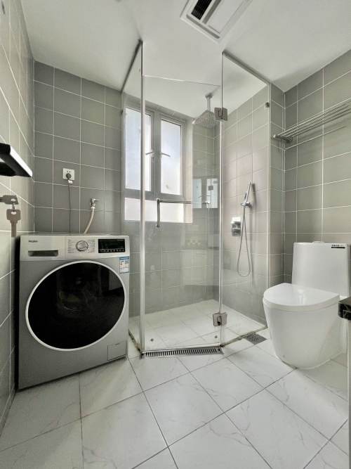 Housing image — Bathroom