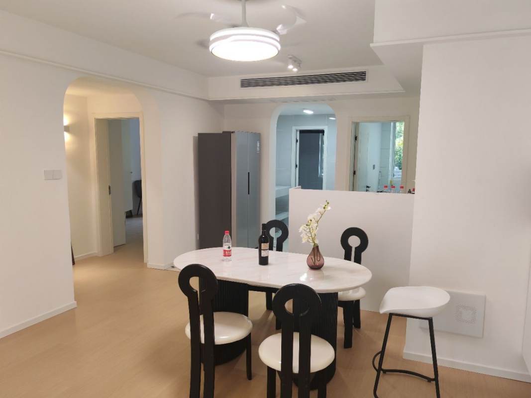 Housing image — Dining Area