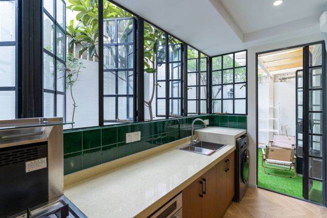 Modern Bright 2BR Apartment near Jaguar Shanghai Symphony Hall with Private Garden (L1/L7)