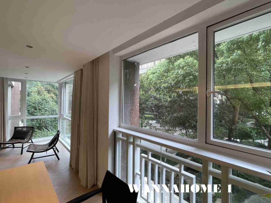 Housing image — Balcony