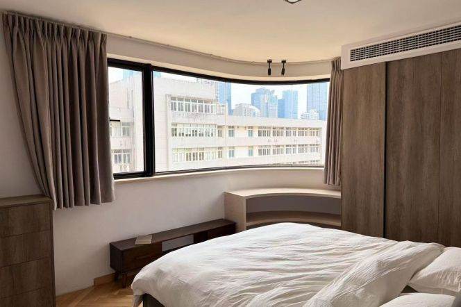 4BR Apartment in Jing'an