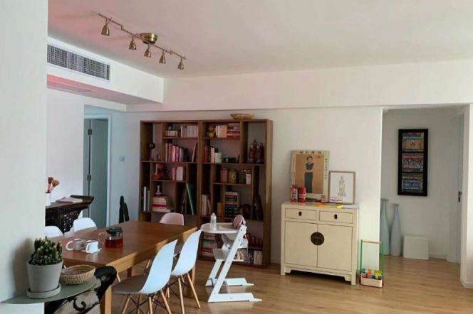 Bright Modern 4BR Apartment near Jing'an Temple