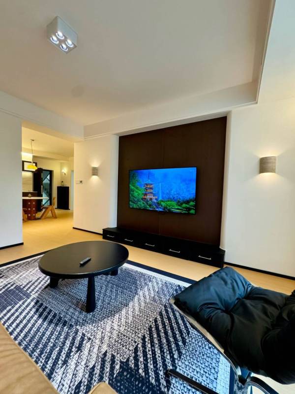Housing image — Living Room