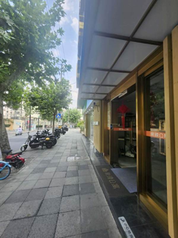 Housing image — Building Exterior