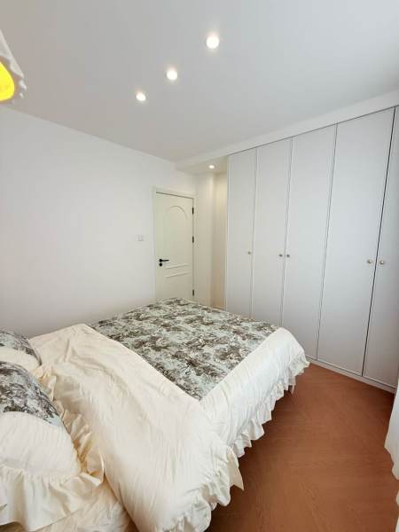 Housing image — Bedroom