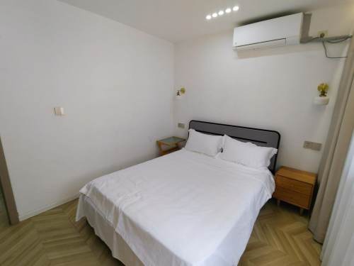 Housing image — Room