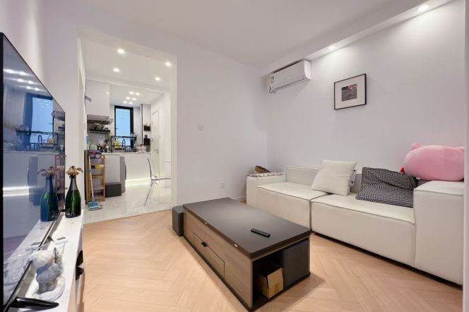 1BR Apartment near Zhongshan Park with Terrace (L2/L3/L4)