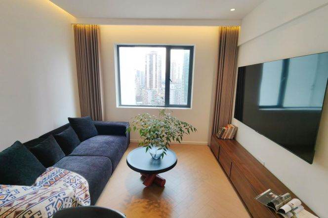 Modern 1BR Apartment in Jing'an (L2/L7/L14)