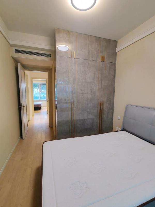 Housing image — Room