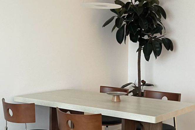 High-Floor 2BR Apartment near Jiangsu Rd Metro (L2/L11)