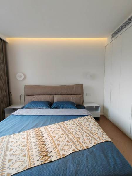 Housing image — Room