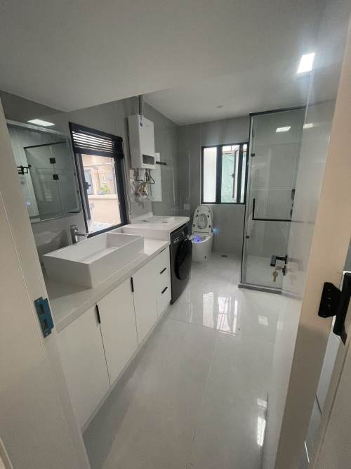 Housing image — Bathroom