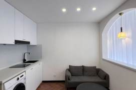 1BR Apartment in Old Xuhui (L9/L12)