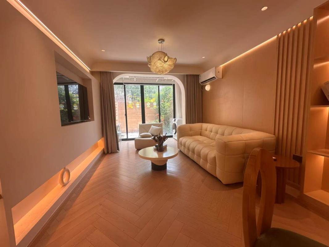 Housing image — Living Room