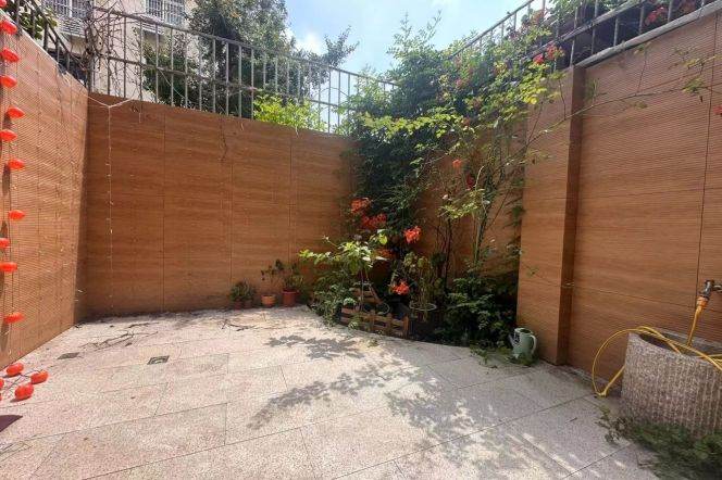 Bright Modern 1BR Apartment in Hongqiao CBD with Private Garden