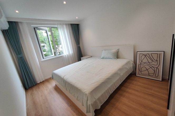 2BR Apartment in Hongqiao CBD (L9)