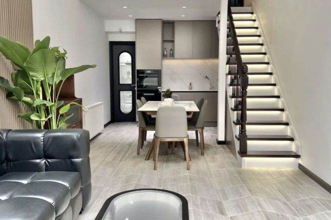2BR Lane House in Jing'an with Terrace