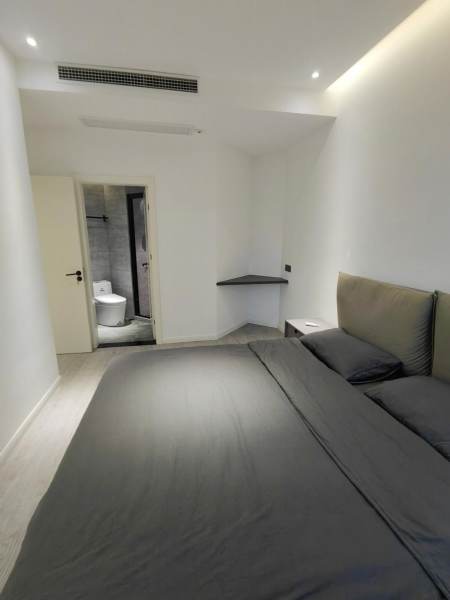 Housing image — Room