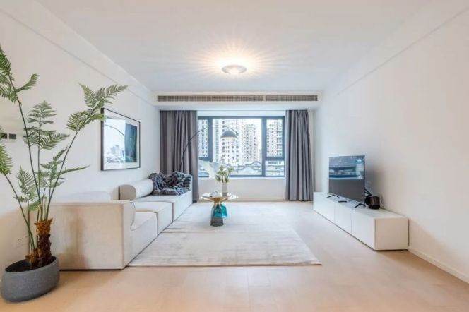 4BR Apartment in Xujiahui
