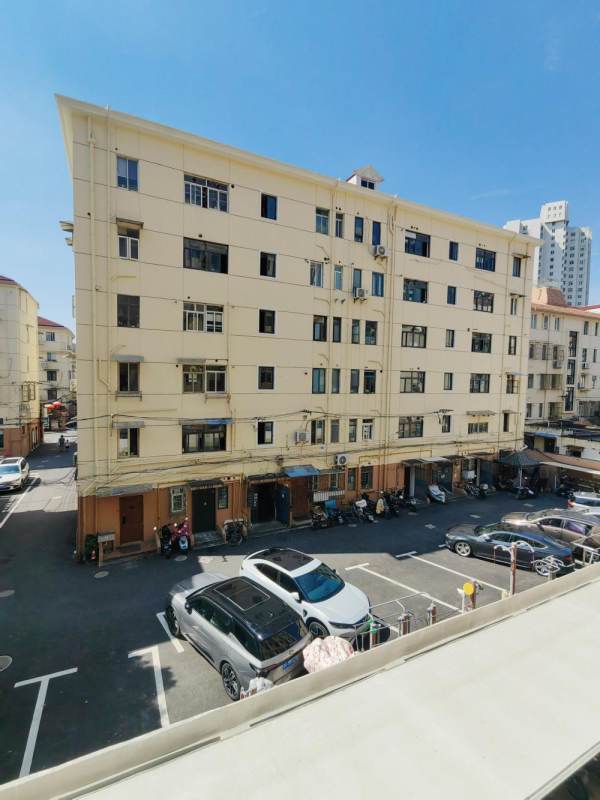 Housing image — View