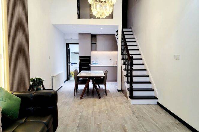 2BR Lane House in Jing'an with Terrace