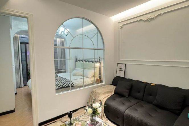 1BR Lane House in Jing'an with Private Garden