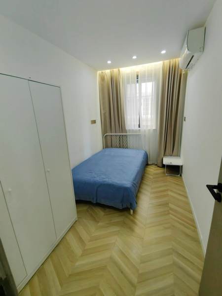 Housing image — Room