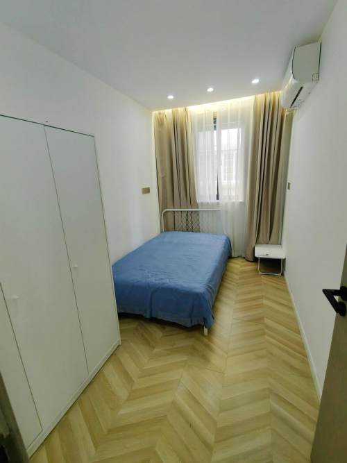 Housing image — Room
