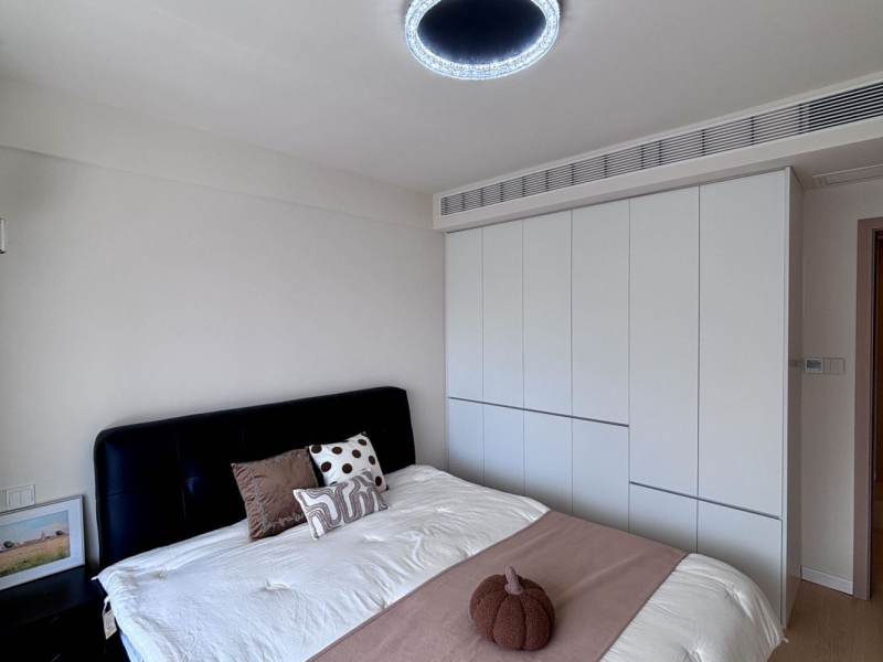 Housing image — Bedroom