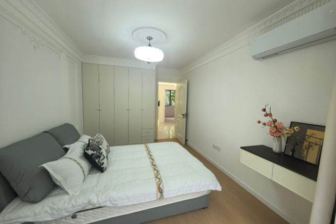 3BR Apartment in Gubei (L10)