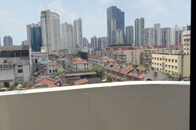 Spacious 3BR Apartment in Jing'an