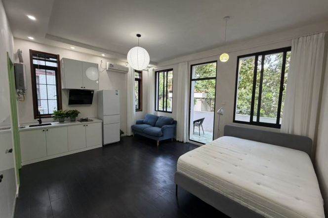 1BR Heritage Apartment at Yongjia New Village with Terrace (L1)