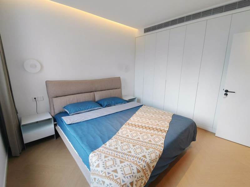 Housing image — Room