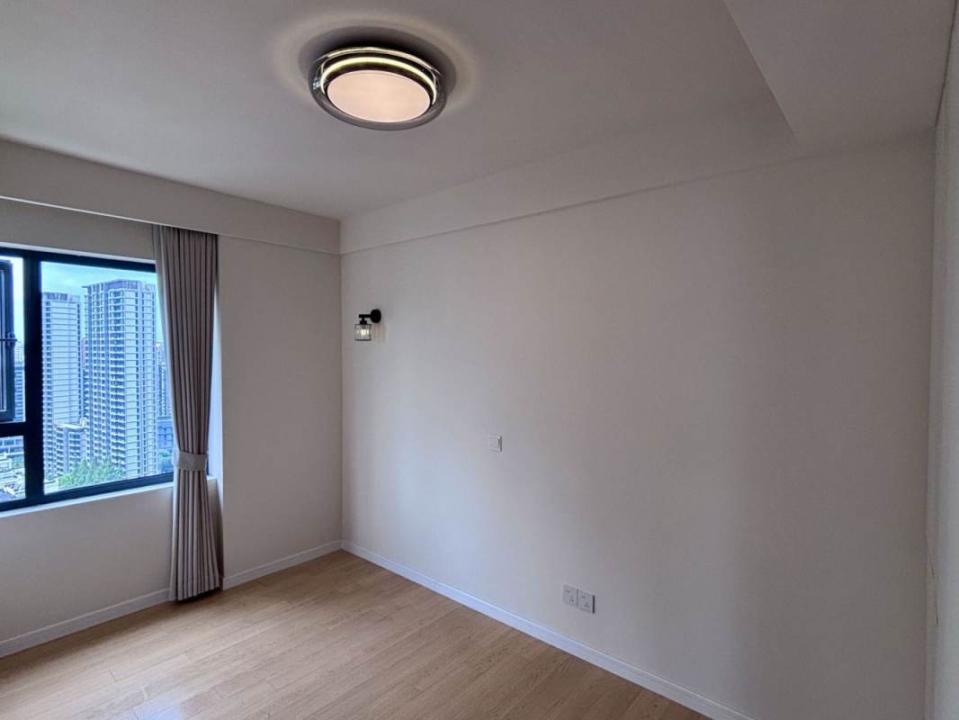 Housing image — Bedroom