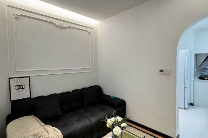 1BR Lane House in Jing'an with Private Garden