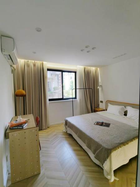 Housing image — Room