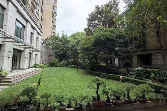 Spacious 4BR Apartment near South Shaanxi Rd Metro