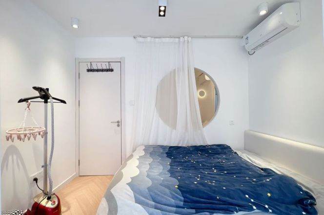 1BR Apartment near Zhongshan Park with Terrace (L2/L3/L4)