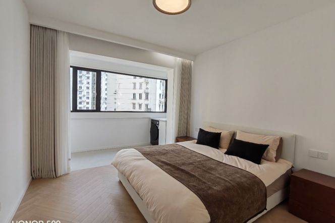 Modern Bright 2BR Apartment in Jing'an