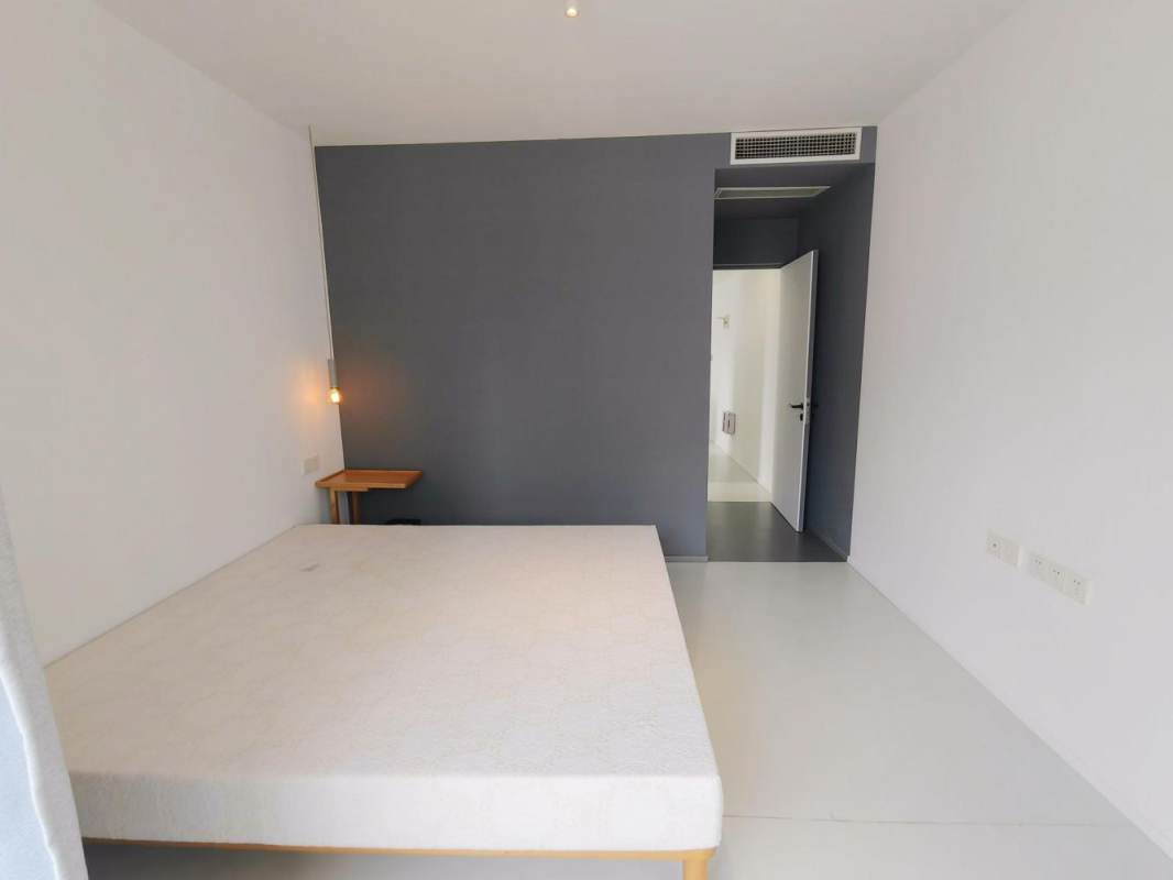 Housing image — Room
