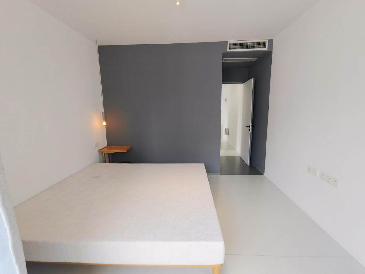 Housing image — Room