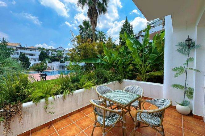 4BR Villa in Hongqiao CBD with Terrace (L10)