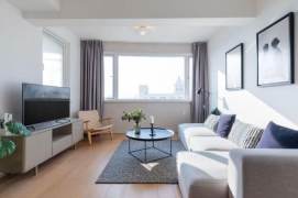 High-Floor Spacious Bright 2BR Apartment near IAPM (L1/L10/L12)