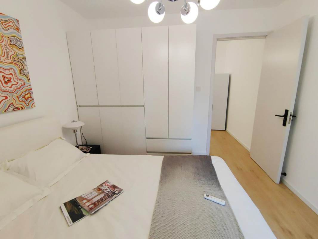 Housing image — Room