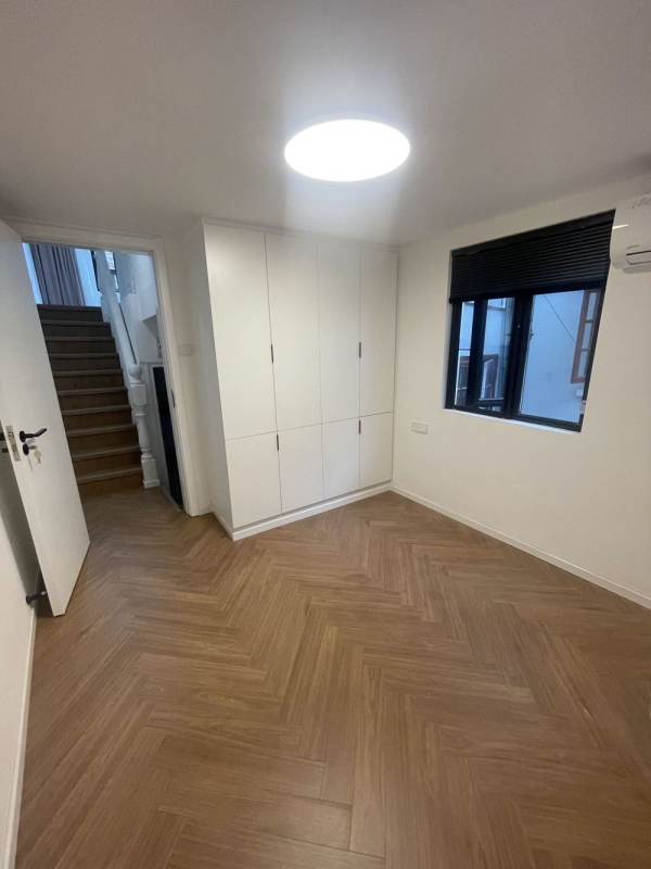 Housing image — Bedroom