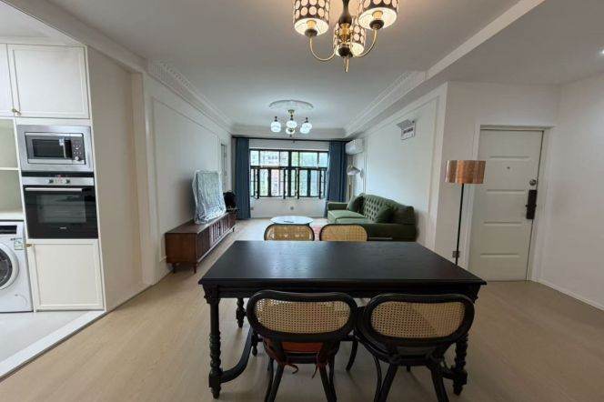 3BR Apartment in Jing'an (L2/L7/L14)
