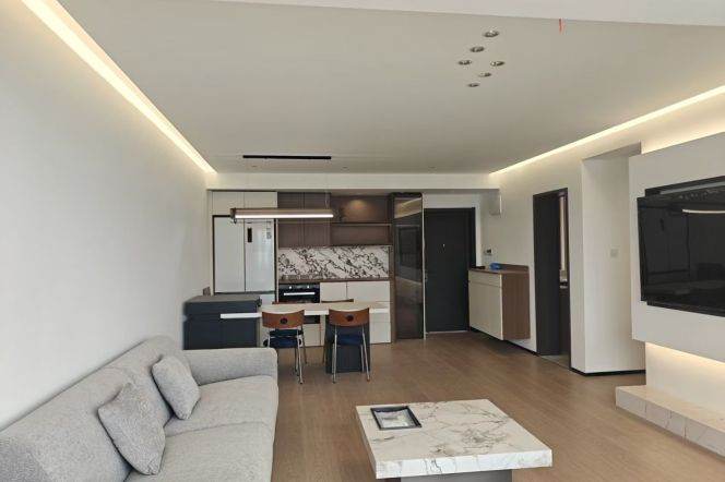 High-Floor 3BR Apartment near Jiaotong University Metro