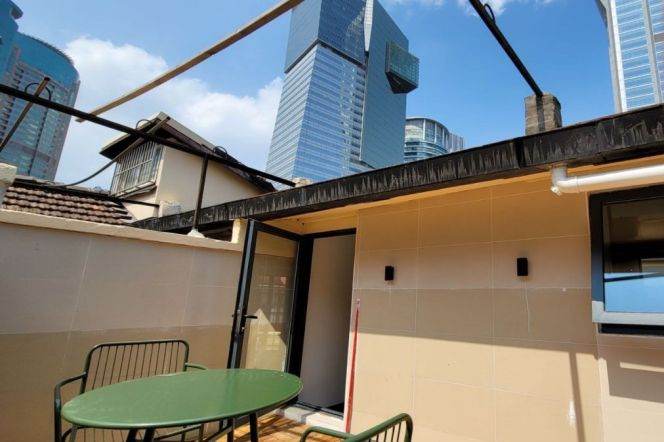 2BR Lane House in Jing'an with Terrace