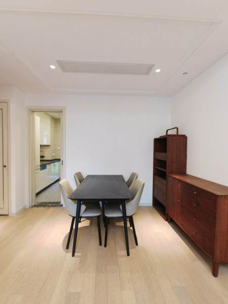 Housing image — Dining Area